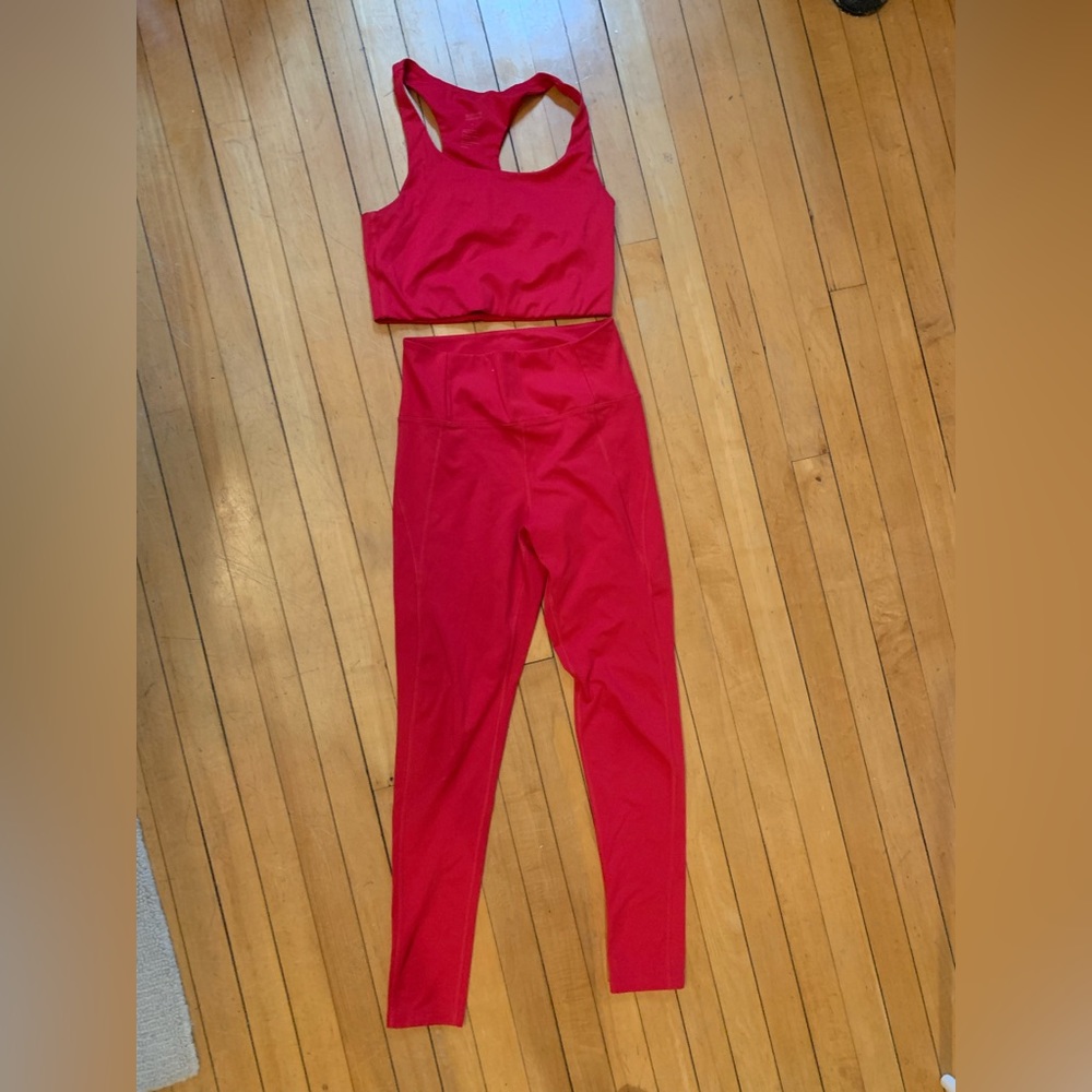 Red Size M Girlfriend Collective legging and bra set